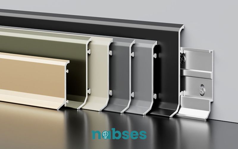 len chân tường nhôm