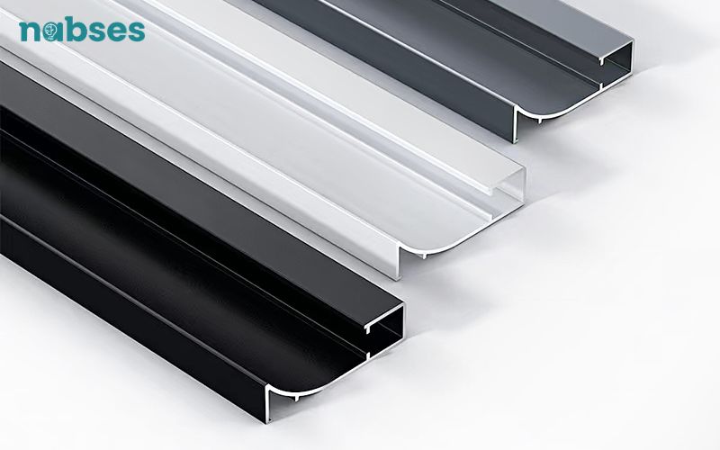 len dán chân tường