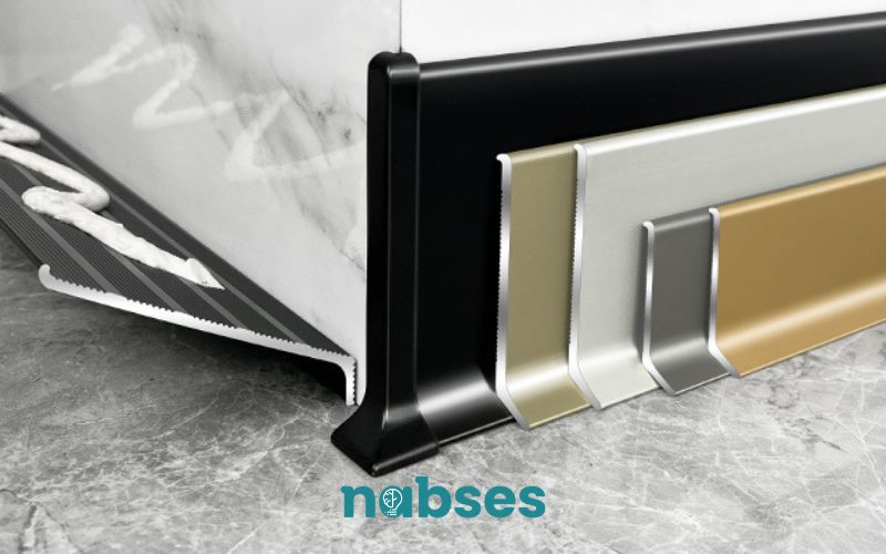 len nhôm chân tường