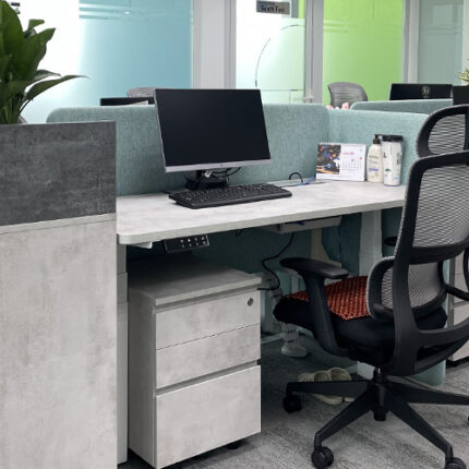 bàn làm việc nhân viên